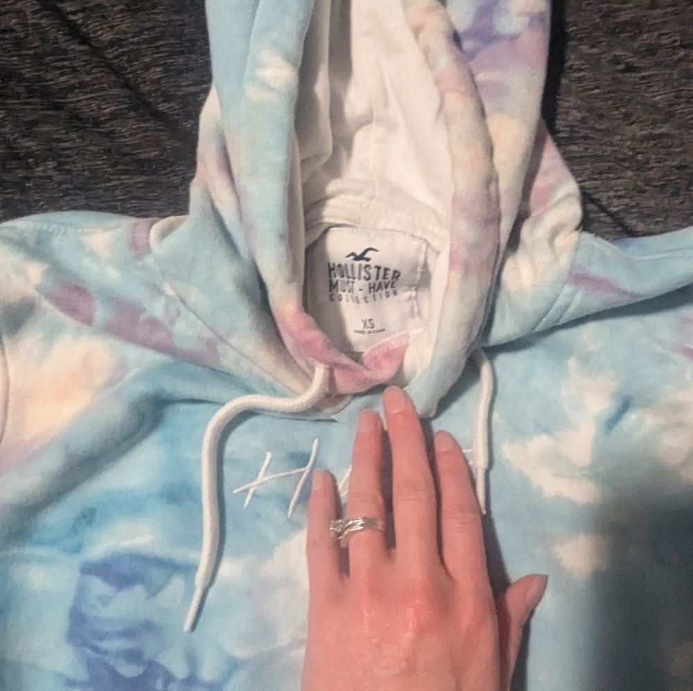 Hollister tye dye hoodie - Picture 3 of 4